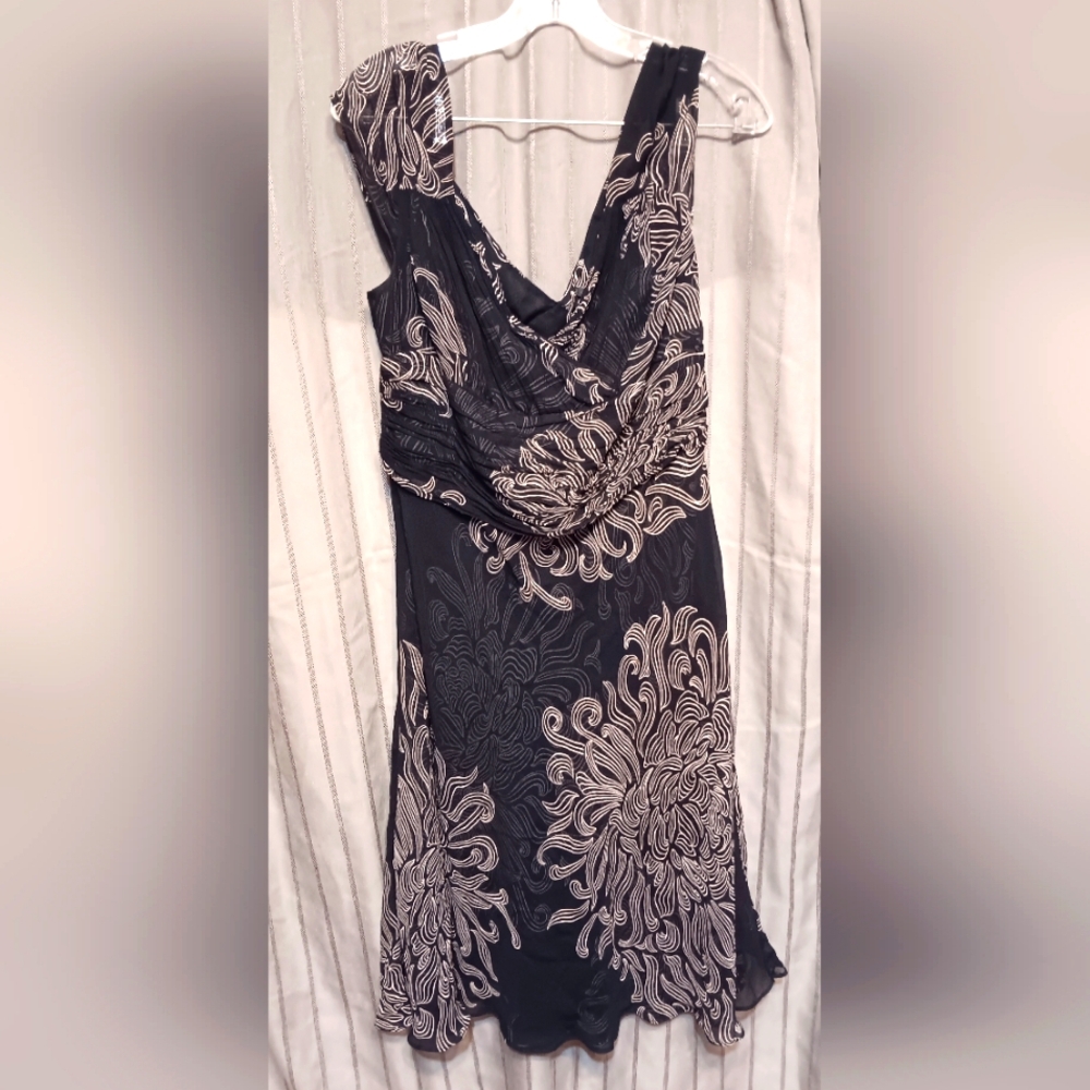 Ann Taylor Size 12 Navy & White Flowing Sheer Layers of Silk Dress